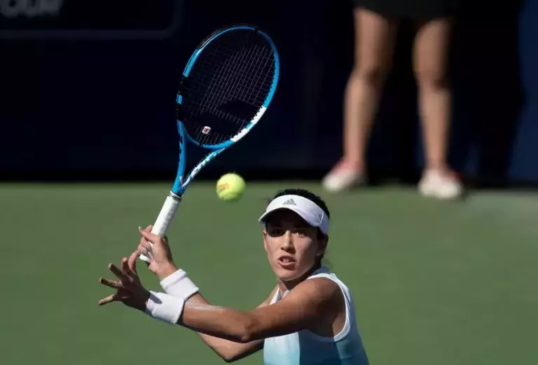 出色防守引发热议！，穆古鲁扎在TL比赛中夺冠全场沸腾不已的简单介绍