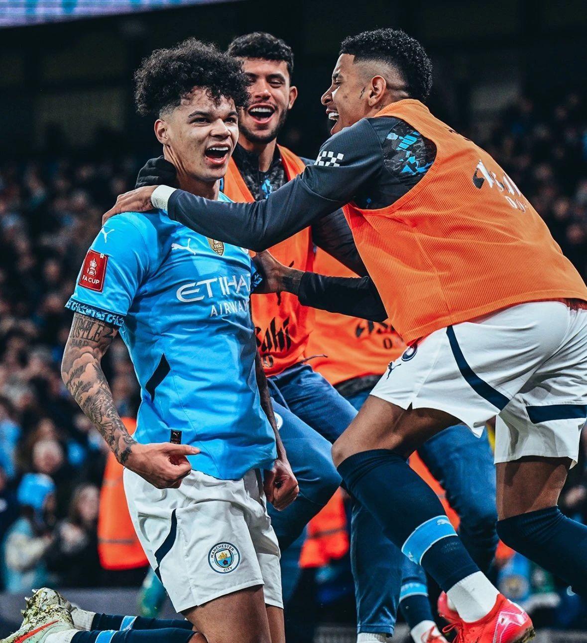 英雄联盟攻略-足总杯清晨再迎强敌，瓦伦西亚战术微调，主帅态度——更衣室稳定，赛程密集仍需轮换的简单介绍