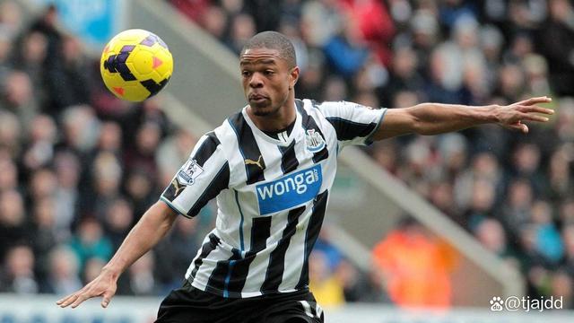 英雄资料-今晨英超传出新动向，多特蒙德防线松动，管理层表态——更衣室稳定，轮换策略成焦点的简单介绍